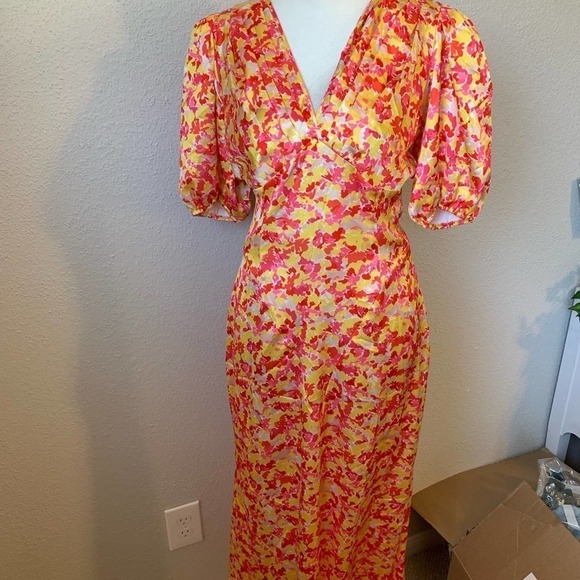 Lini Pink Amalia V Neck Midi Dress Size XS - Picture 2 of 12